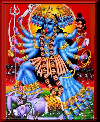 देवी काली के चरणों में क्यों गिरे भगवान शिव?